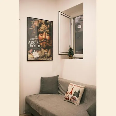 Apartment Nespolino, Piccola Casetta In Centro Storico Al Piano Terra Con Piccolo Spazio Esterno Privato Naples