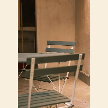 Apartment Nespolino, Piccola Casetta In Centro Storico Al Piano Terra Con Piccolo Spazio Esterno Privato