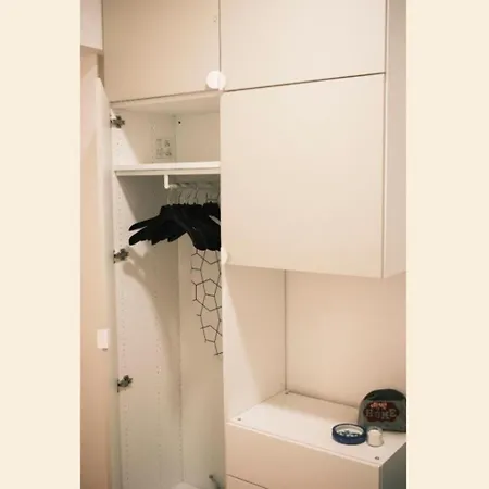 Apartment Nespolino, Piccola Casetta In Centro Storico Al Piano Terra Con Piccolo Spazio Esterno Privato Naples