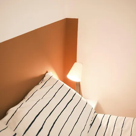Nespolino, Casetta In Centro Storico Al Piano Terra Con Piccolo Spazio Esterno Privato Appartement Napels